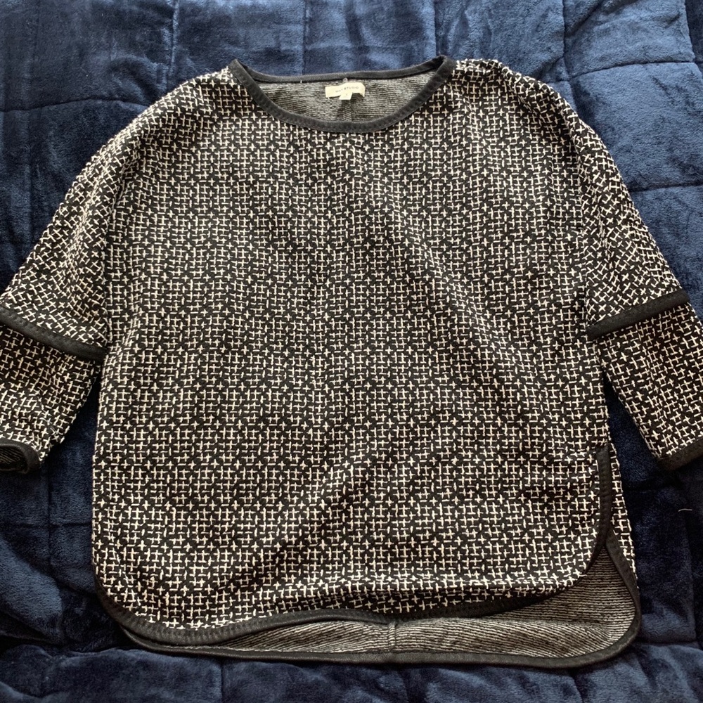 Max Studio Black and White Sweater